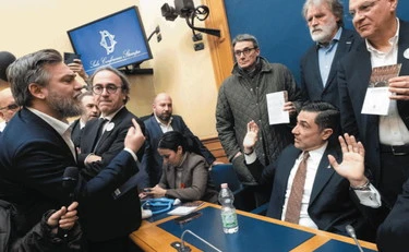 Se i maranza rossi bloccano l'evento sulla remigrazione
