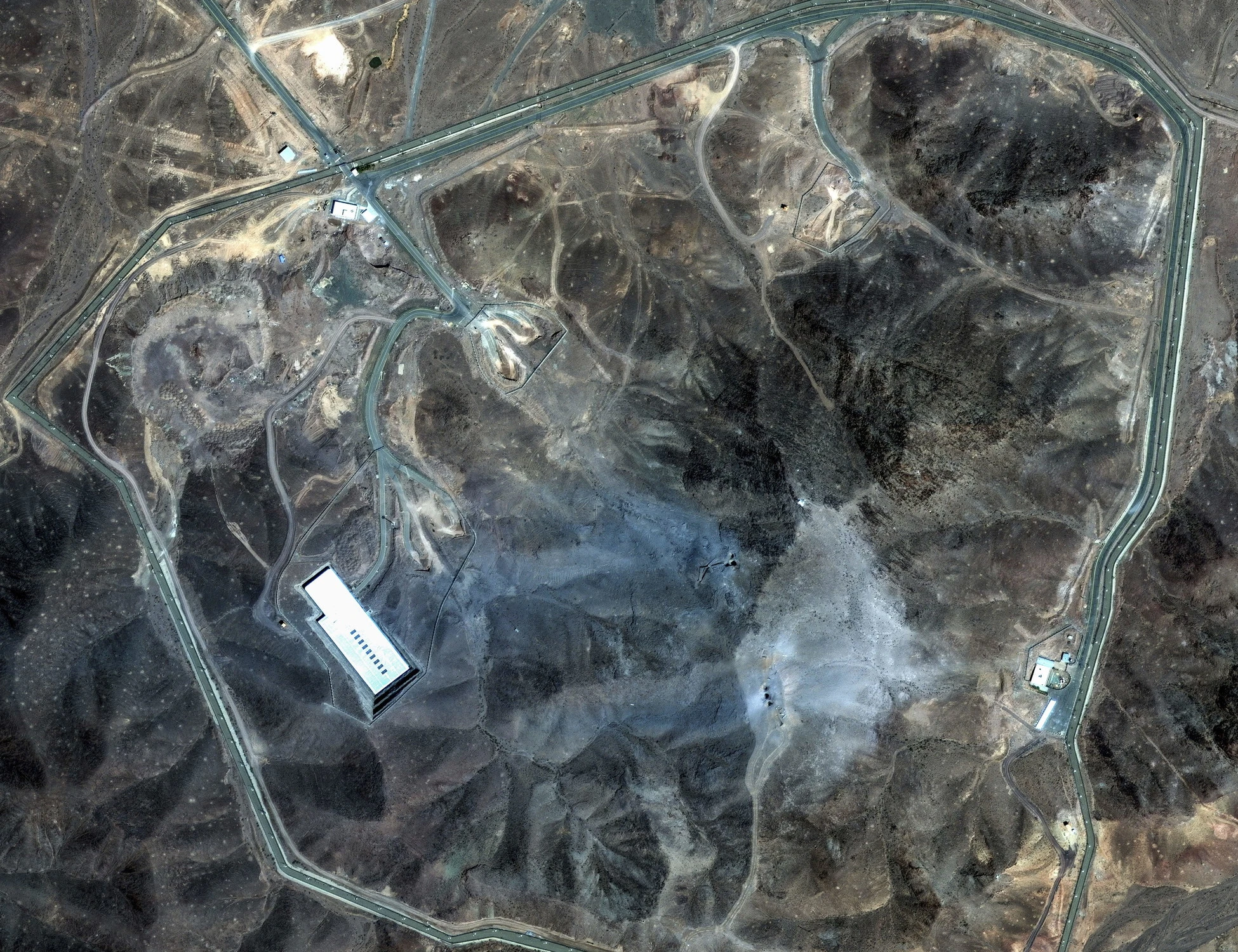 Iran, il mistero delle radiazioni dopo l'attacco
