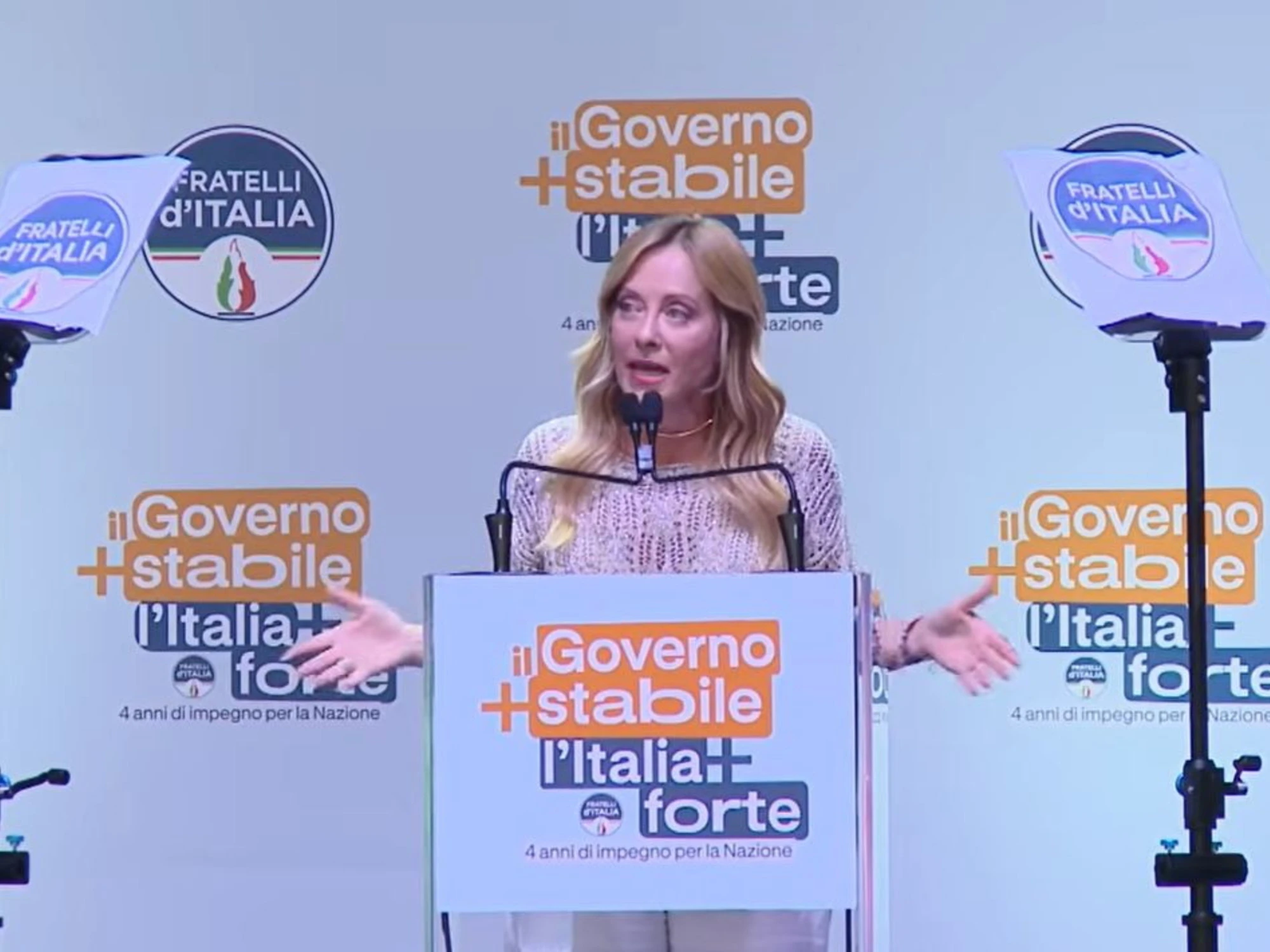 Giorgia Meloni fa la storia: l'intervento a Bari per festeggiare il governo più longevo