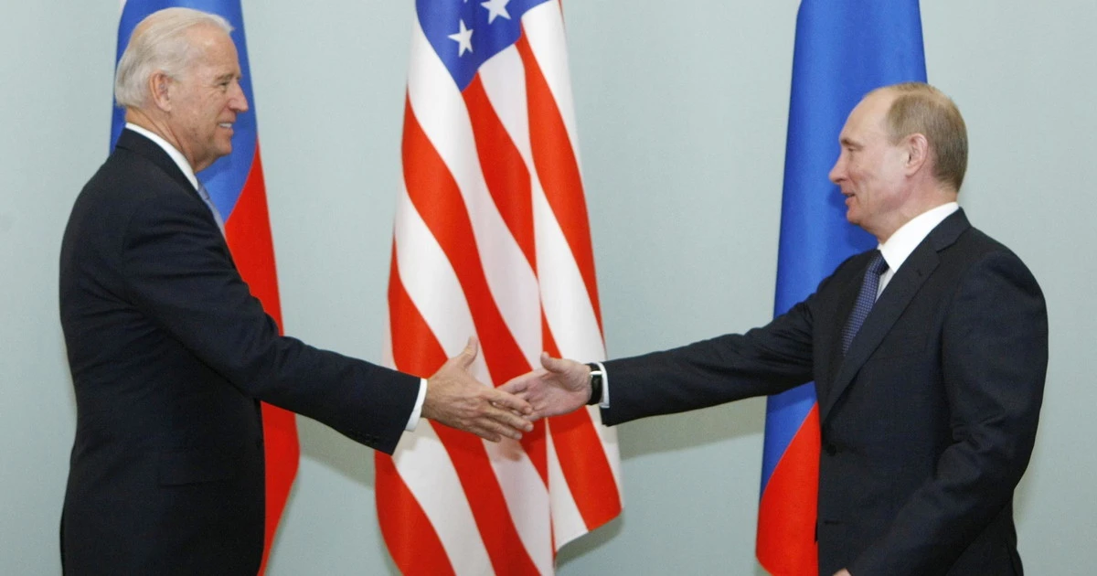 Biden-Putin, ecco come ridurranno l'Europa in macerie: il pericolo della guerra per procura