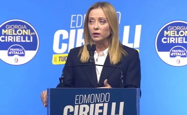 Campania, Giorgia Meloni inchioda Roberto Fico: "Ho una domanda per te"