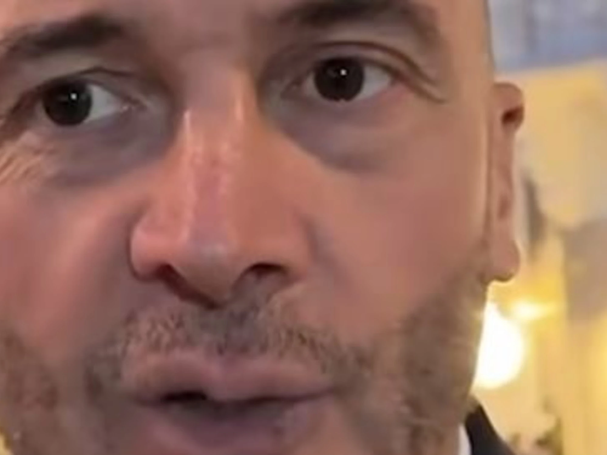 Rocco Casalino, il video-disastro: "Meloni a casa!", Fdi lo spiana