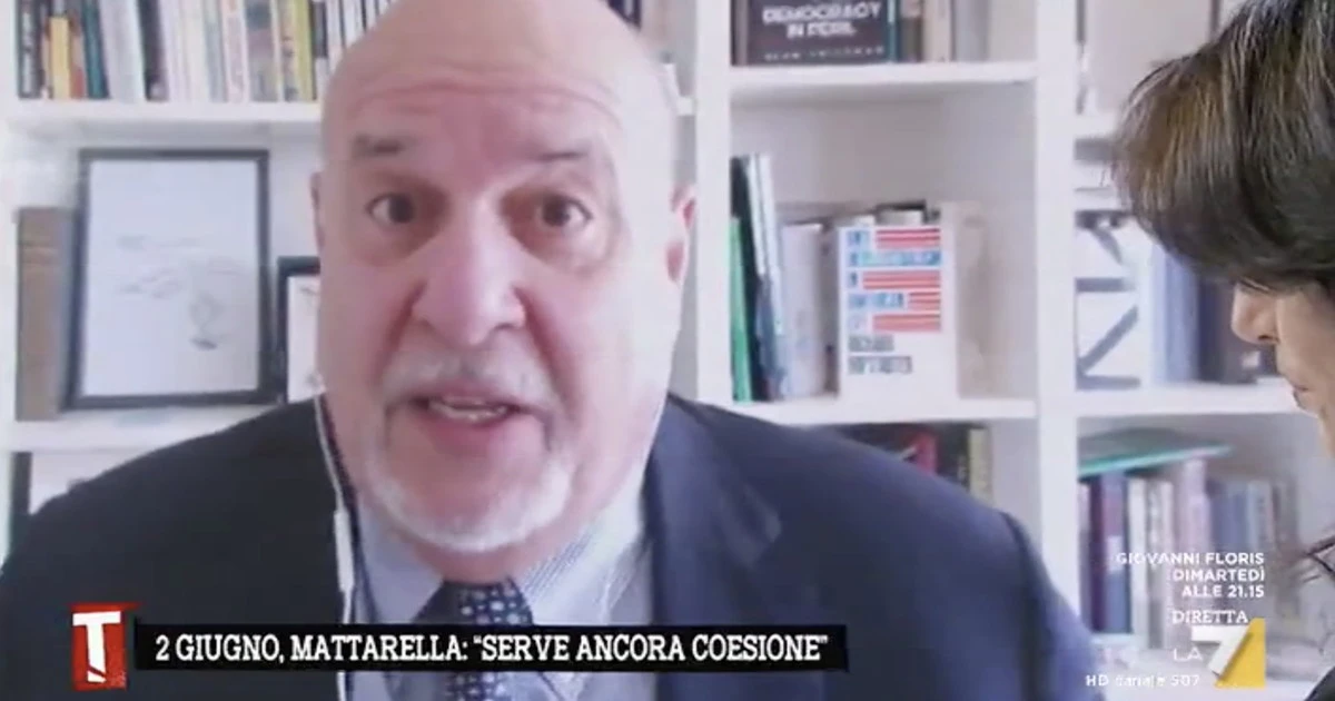 Sergio Mattarella, l'elogio di Alan Friedman a Tagadà: "Magari lo avessimo noi americani. Il governo? Sta facendo bene"