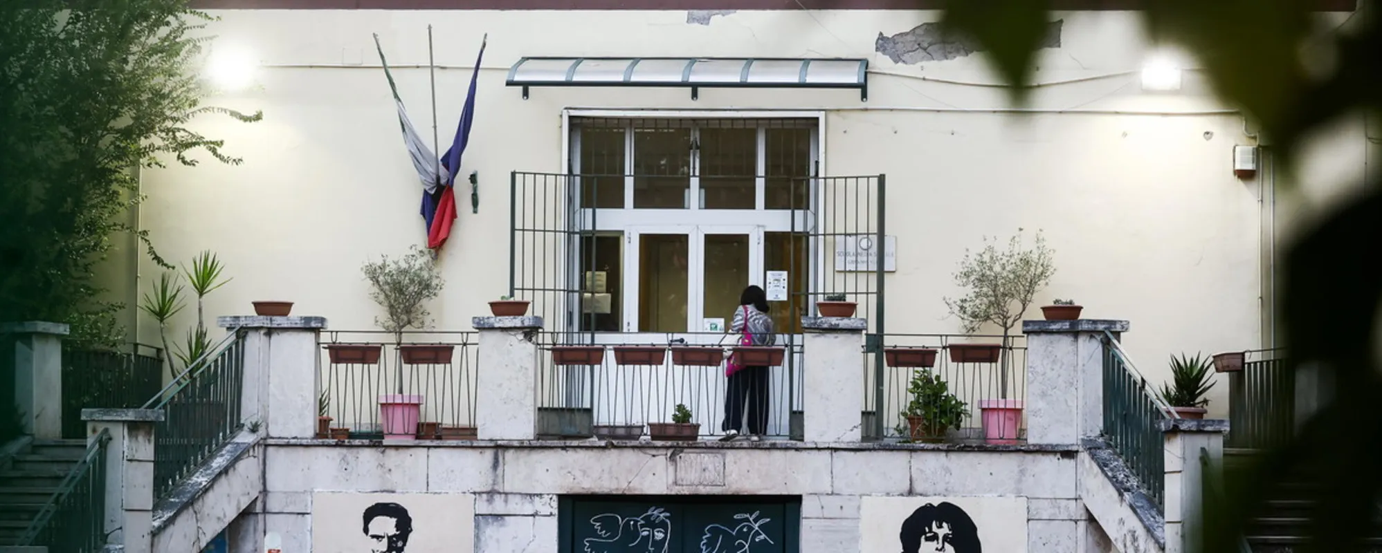 Prof accoltellata dal 13enne, sconvolgente "pista russa"