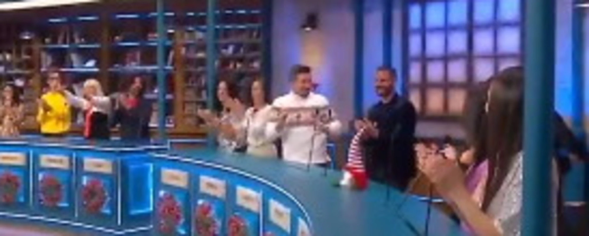 "Faccio lo...". <br />Ballerina, <br />cala il gelo