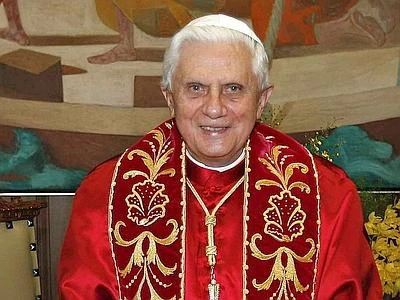 Ilva, appello del Papa: "Le istituzioni tutelino il diritto al lavoro e alla salute"