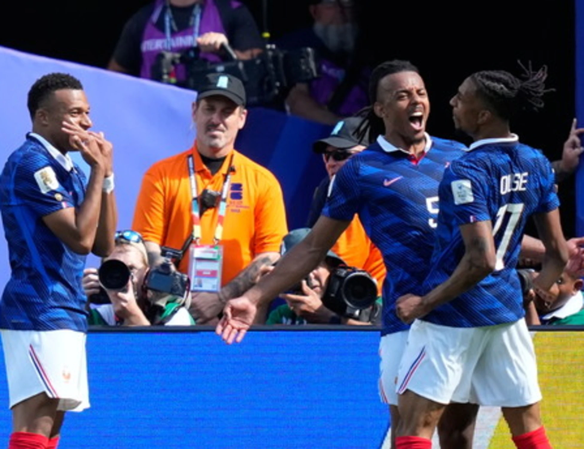 Mondiali 2026, Francia "selezione d'Africa": Chilavert scatena la bufera razzismo