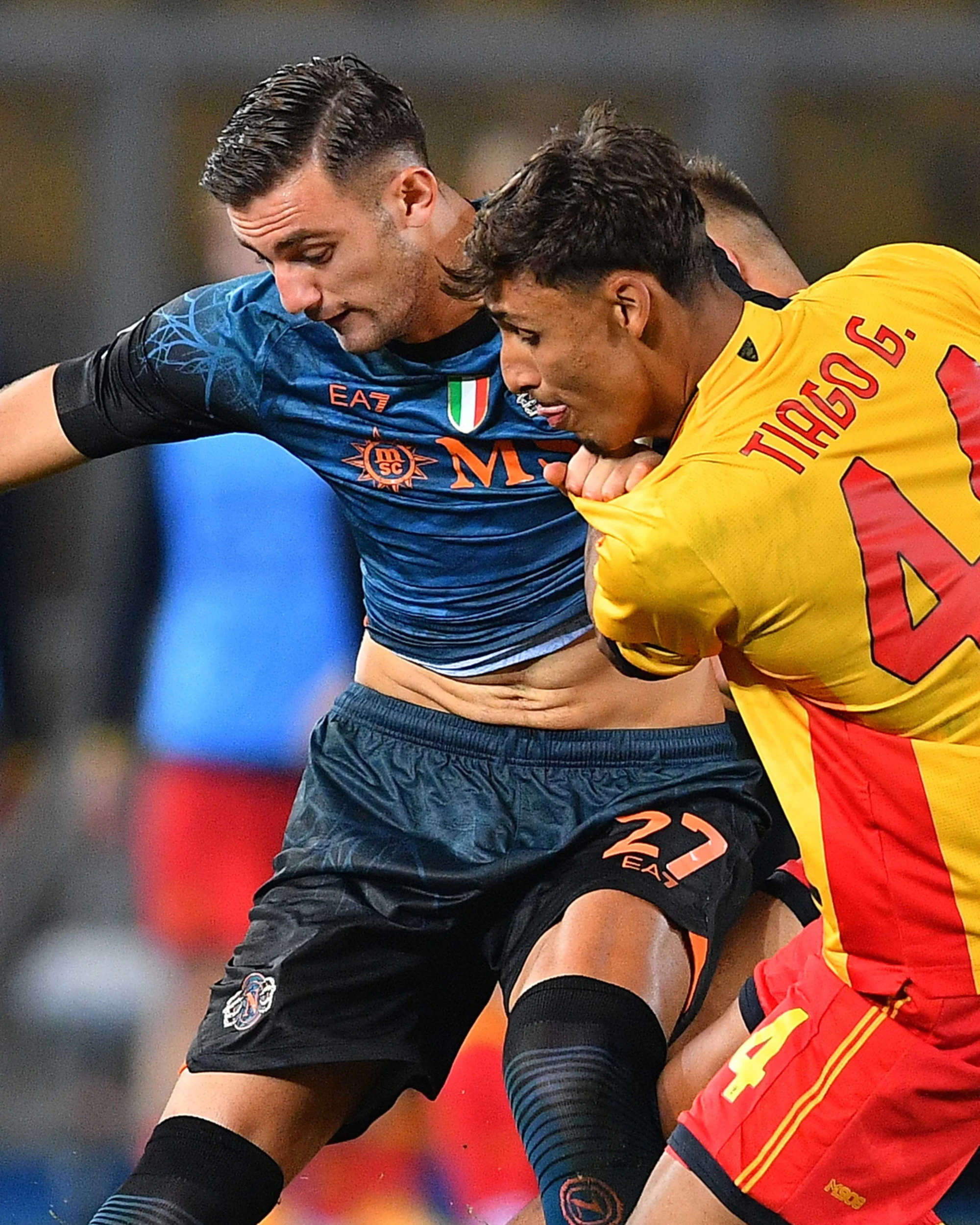 Serie A, il Napoli supera il Lecce e allunga in vetta