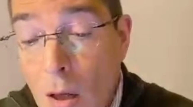 Daniele Capezzone, "Assange difeso solo da Conte? Gli altri figli di...": Fatto smontato