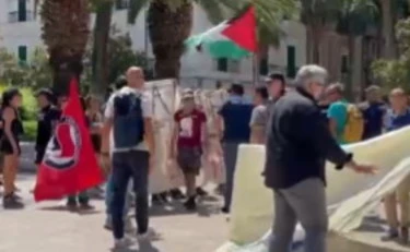 Vannacci nel mirino, distrutto il gazebo di Futuro Nazionale a Taranto: "Ecco la sinistra che predica democrazia"