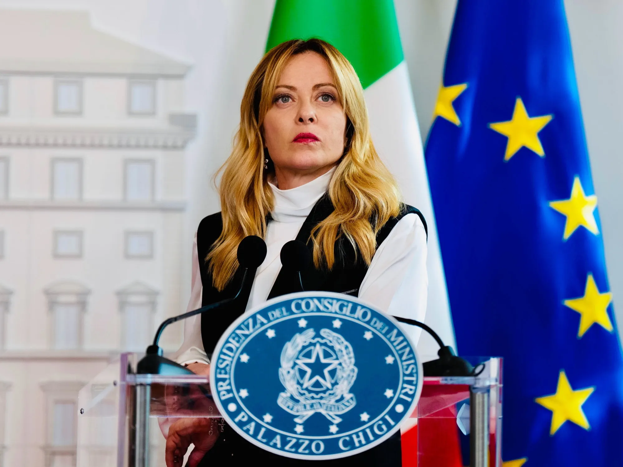 Leggi l'articolo: Il governo fa 4 anni? Meloni festeggia con 3 colpi che asfaltano la sinistra. E ora...