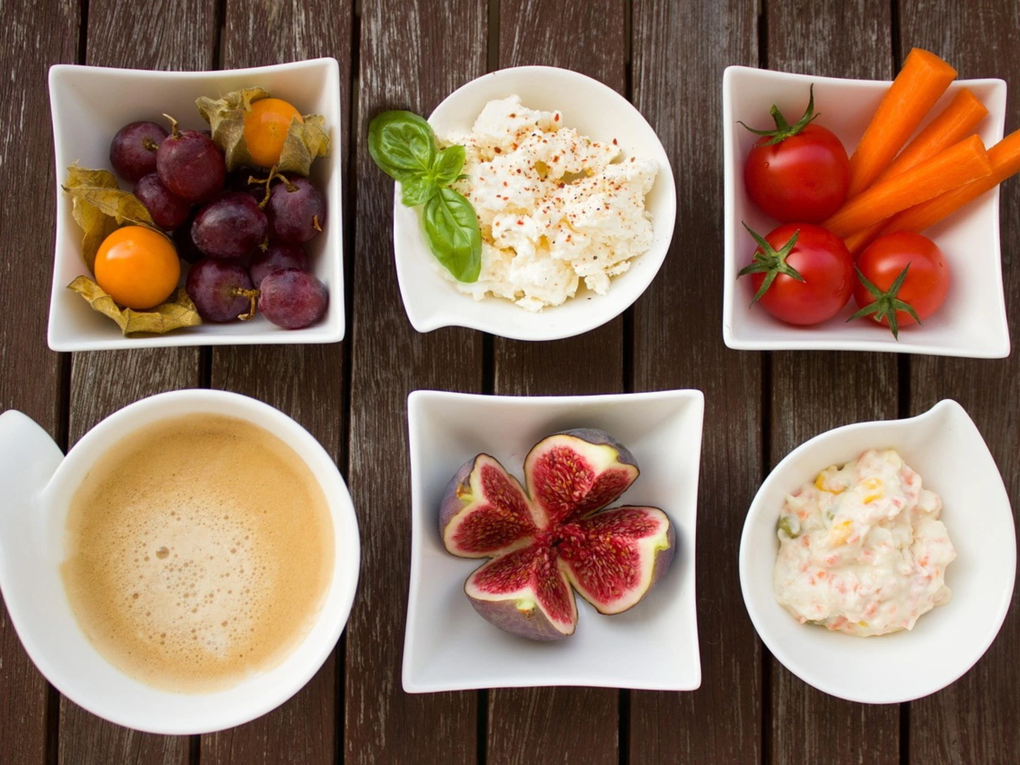 Osteoporosi, la difesa delle ossa in tavola: cosa non deve mancare