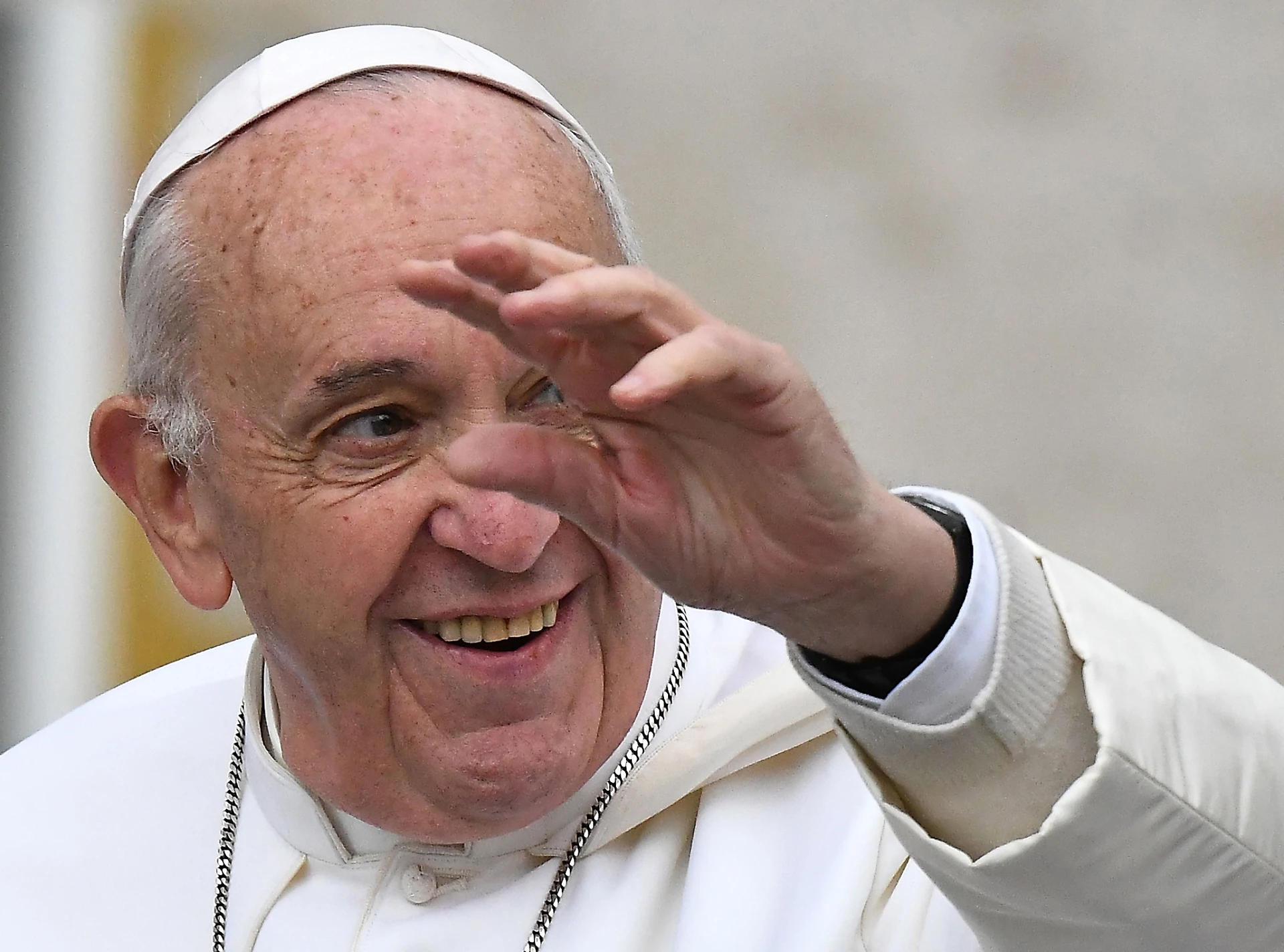 Papa Francesco imita Luigi Di Maio: no a Matteo Salvini. Ecco perché il leghista si affida alla Madonna