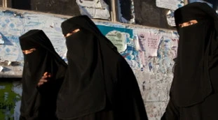 Gaza, la sparata di Repubblica sulla donna palestinese: "Ora il marito la picchia meno"