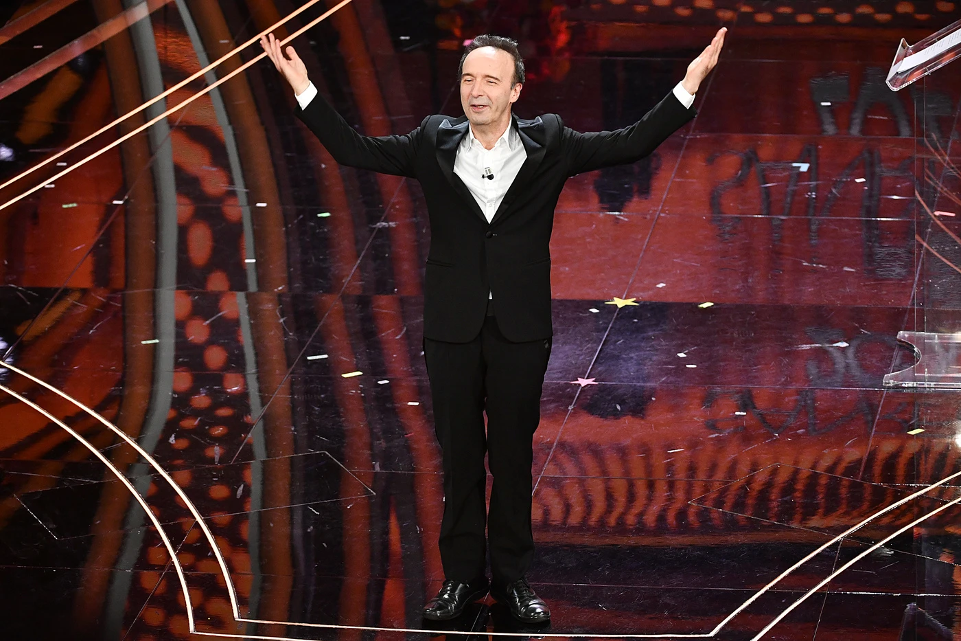 Sanremo 2020, Roberto Benigni e la richiesta di Osho: "Amadeus, fagli fare un passo indietro"