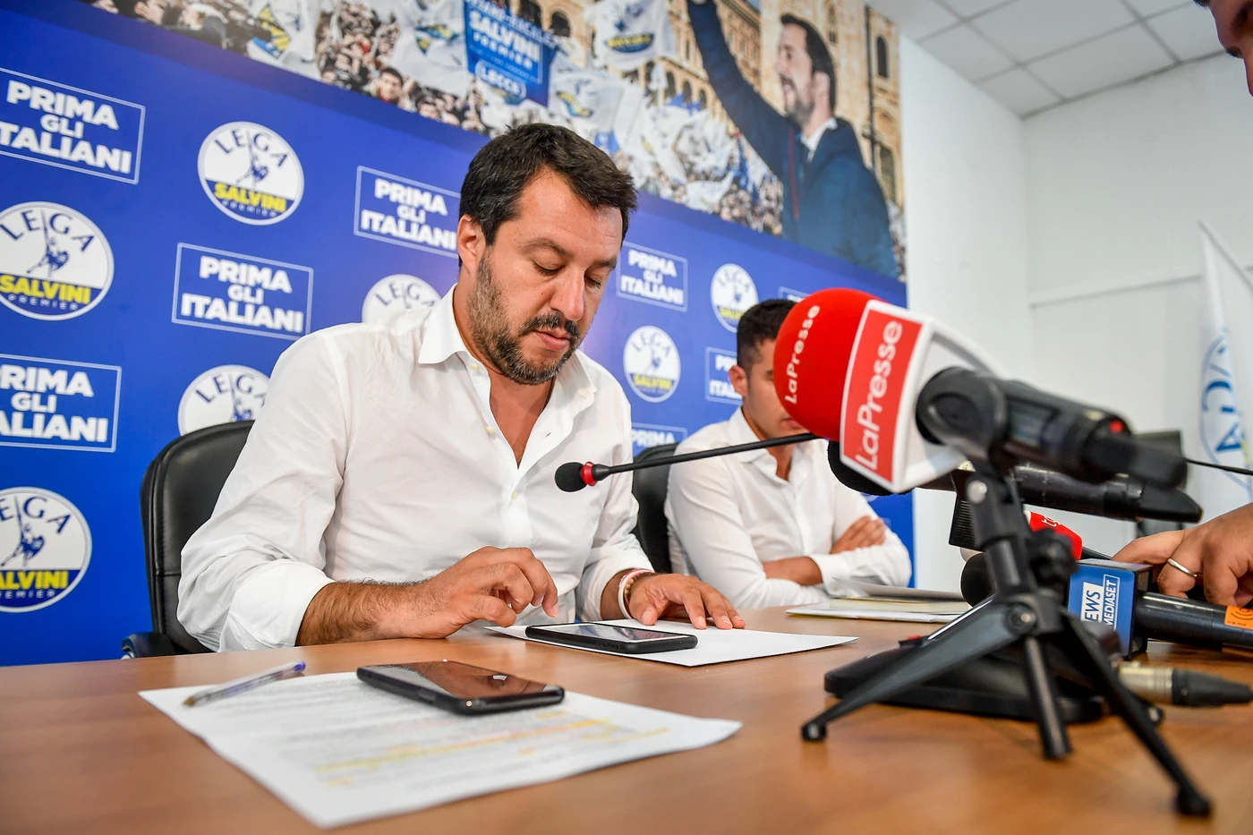 Sea Watch 3, Matteo Salvini ringrazia Carola Rackete: le cifre-choc dell'ultimo sondaggio sulla Lega