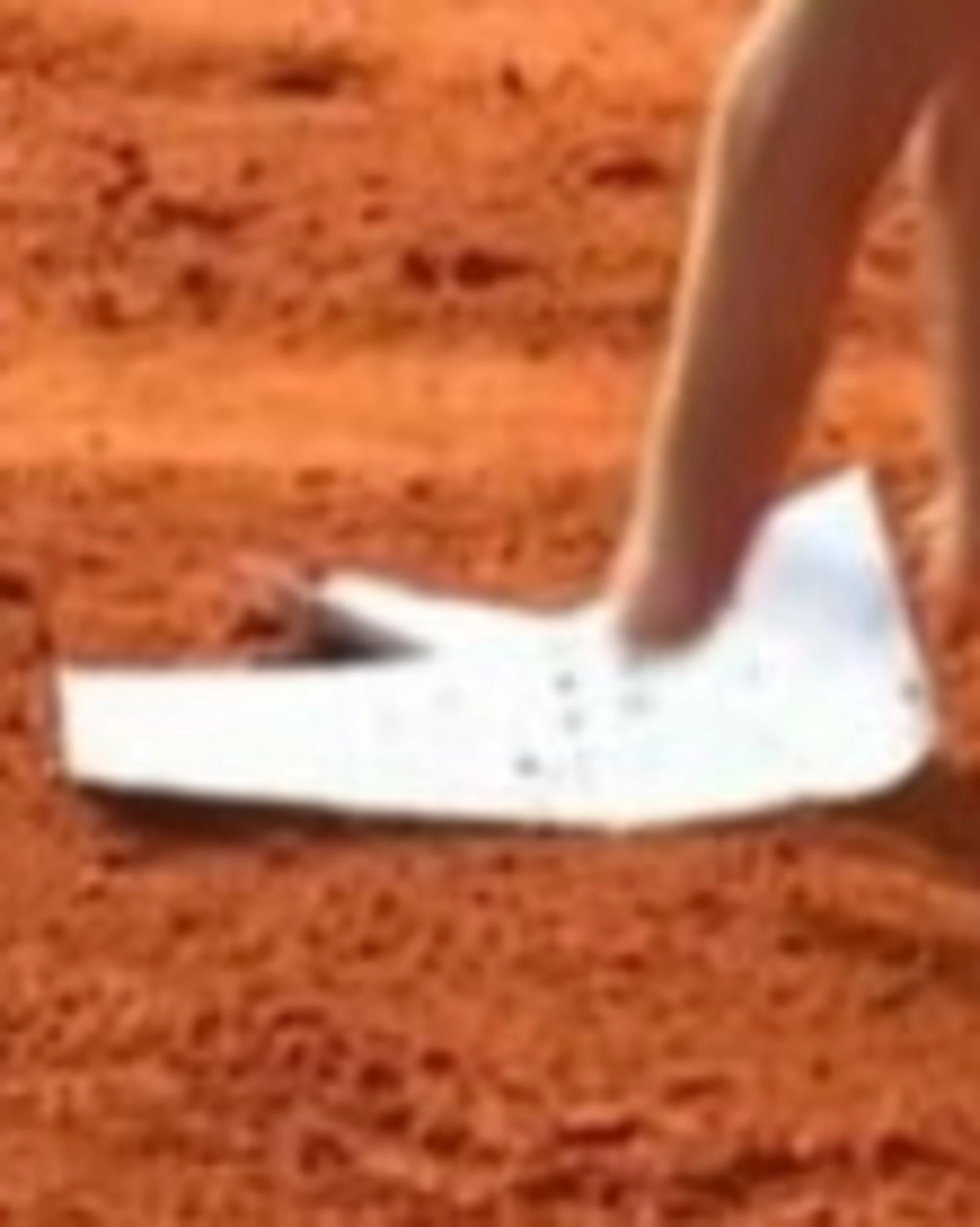 Matteo Berrettini, clamoroso: stop al match, cosa gli cade dalla tasca
