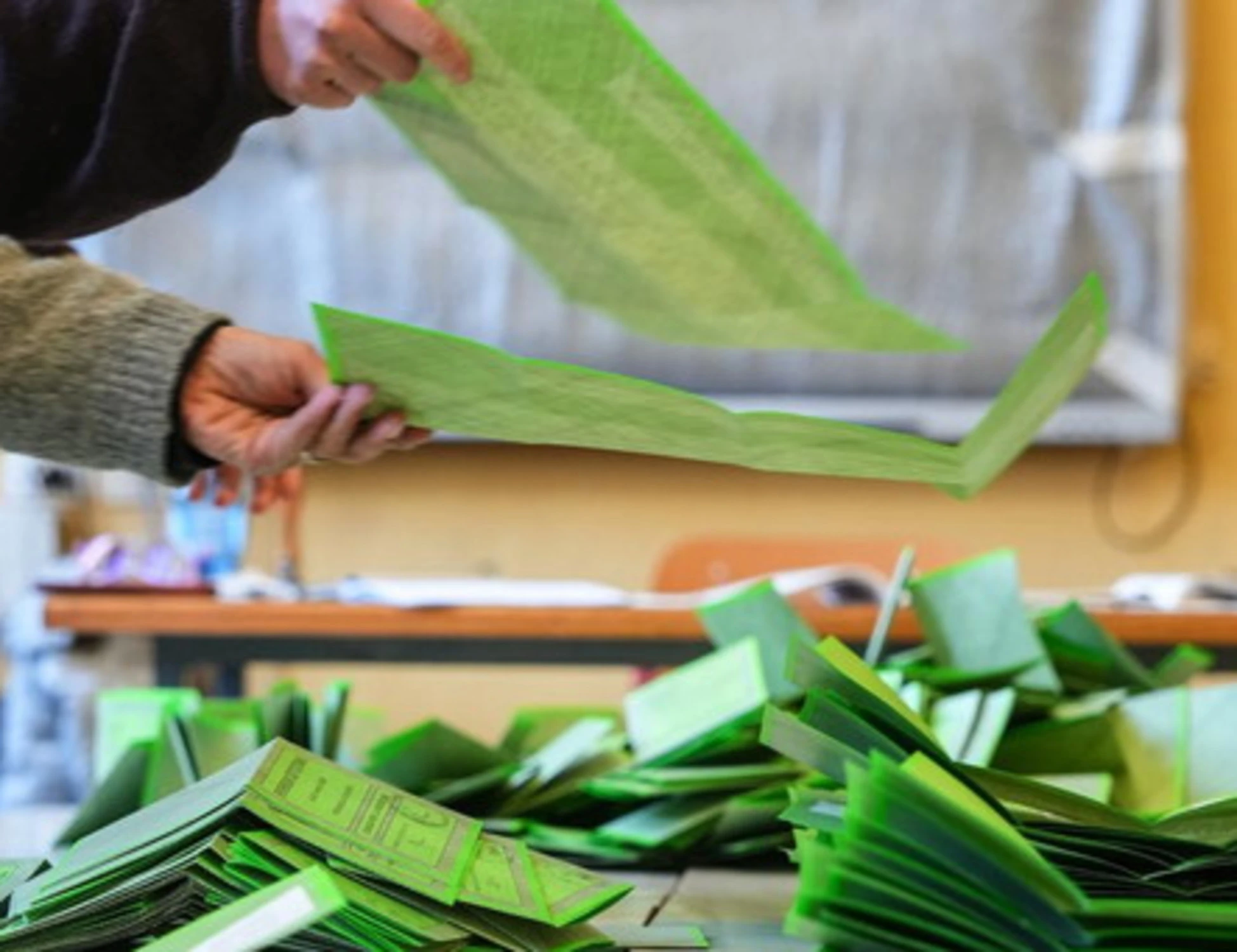 Referendum, a Sassari il seggio nel caos: perché lo spoglio è ancora aperto