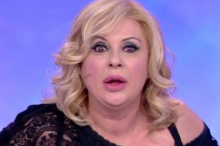 Uomini e Donne, Tina Cipollari e quel clamoroso sospetto: si dice che con Roberta...
