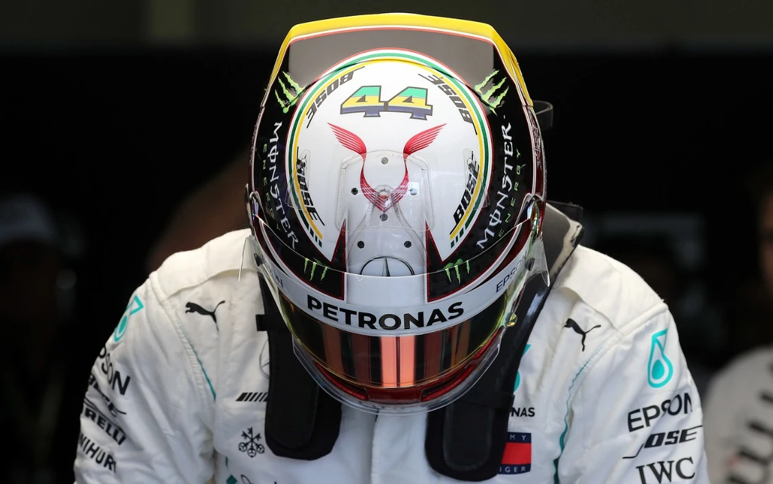 Formula 1, Lewis Hamilton in pole position nel Gran premio del Brasile