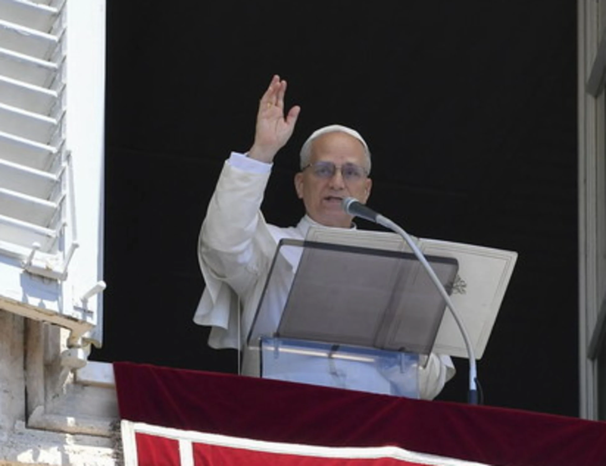 Leone XIV, la prima preghiera a San Pietro: le parole sulla Cina e "l'ideologia comunista"
