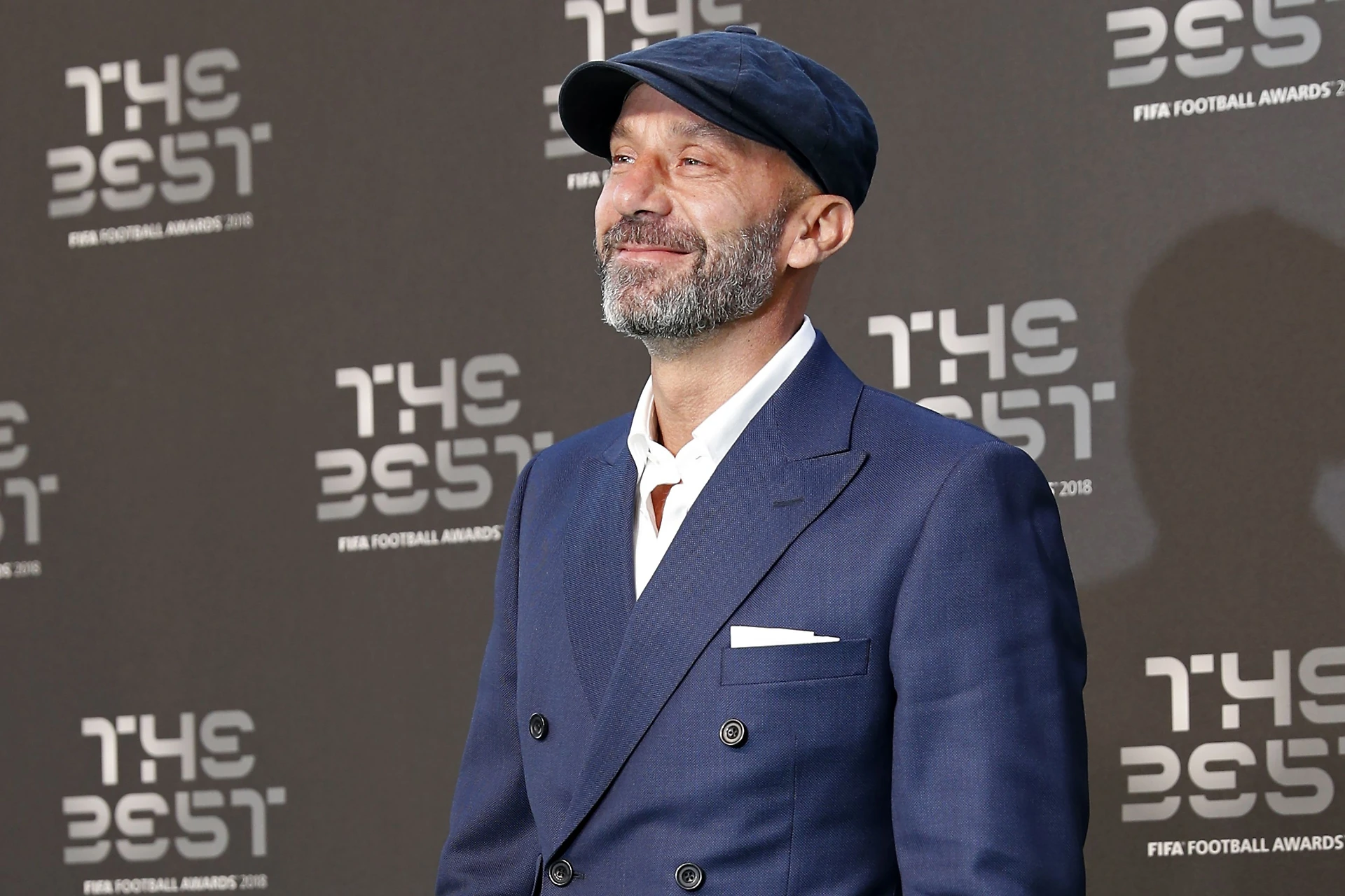 Gianluca Vialli, la confessione sulla sua malattia: "Un maglione sotto la camicia per nascondere il cancro"