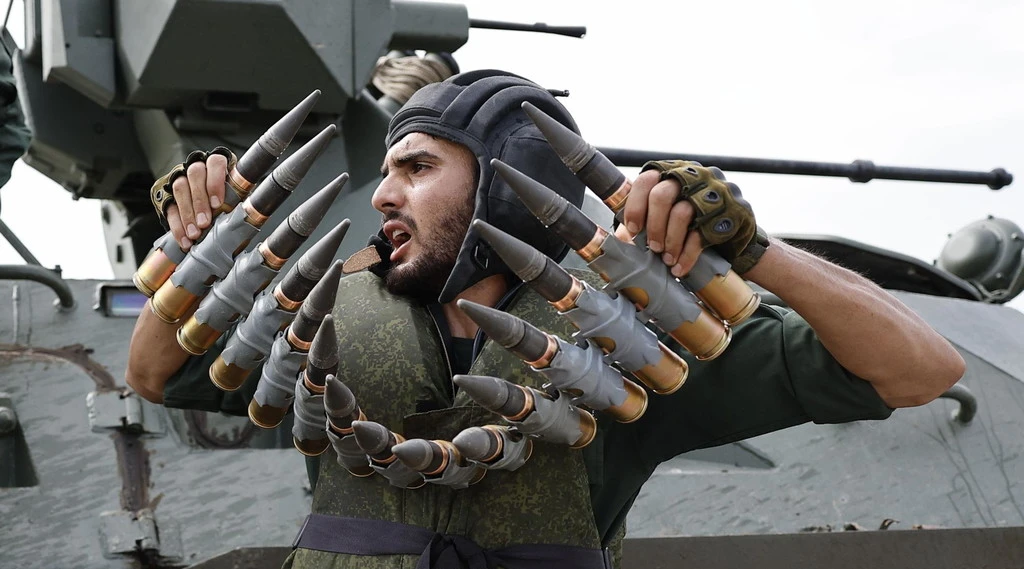 Ucraina, "siamo a 50 km dal confine russo", l'annuncio che scatena la fuga