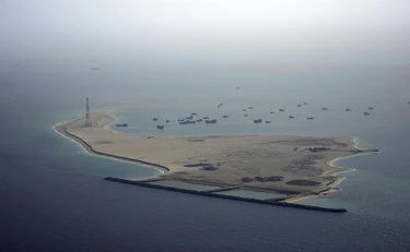 Iran, la guerra in diretta. Trump: "Aprite lo stretto di Hormuz o scateno l'inferno"