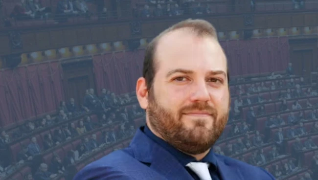 Scaparrotta, il candidato di Azione finge di essere il governatore FdI: si finisce in tribunale?