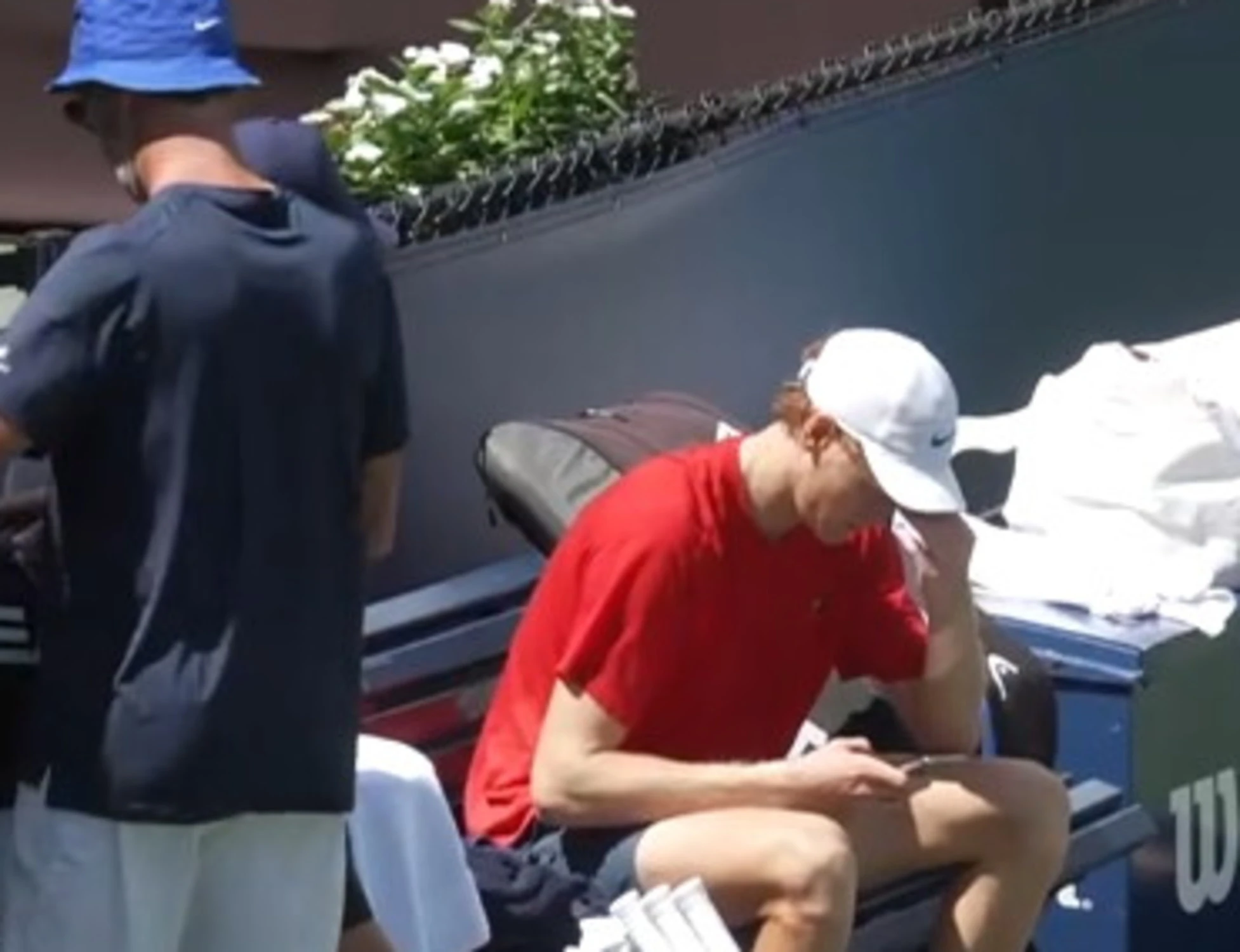 Jannik Sinner "visibilmente colpito": cosa gli riferiscono in allenamento