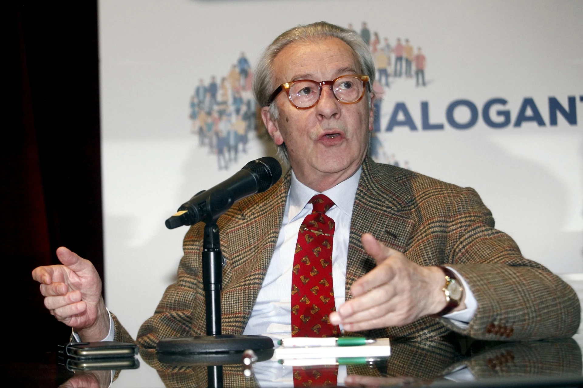 Vittorio Feltri, priva di argomenti "Repubblica" riscopre l' antiberlusconismo