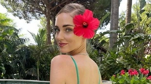 Chiara Ferragni, bikini di spalle: così non si era mai vista, una foto da urlo