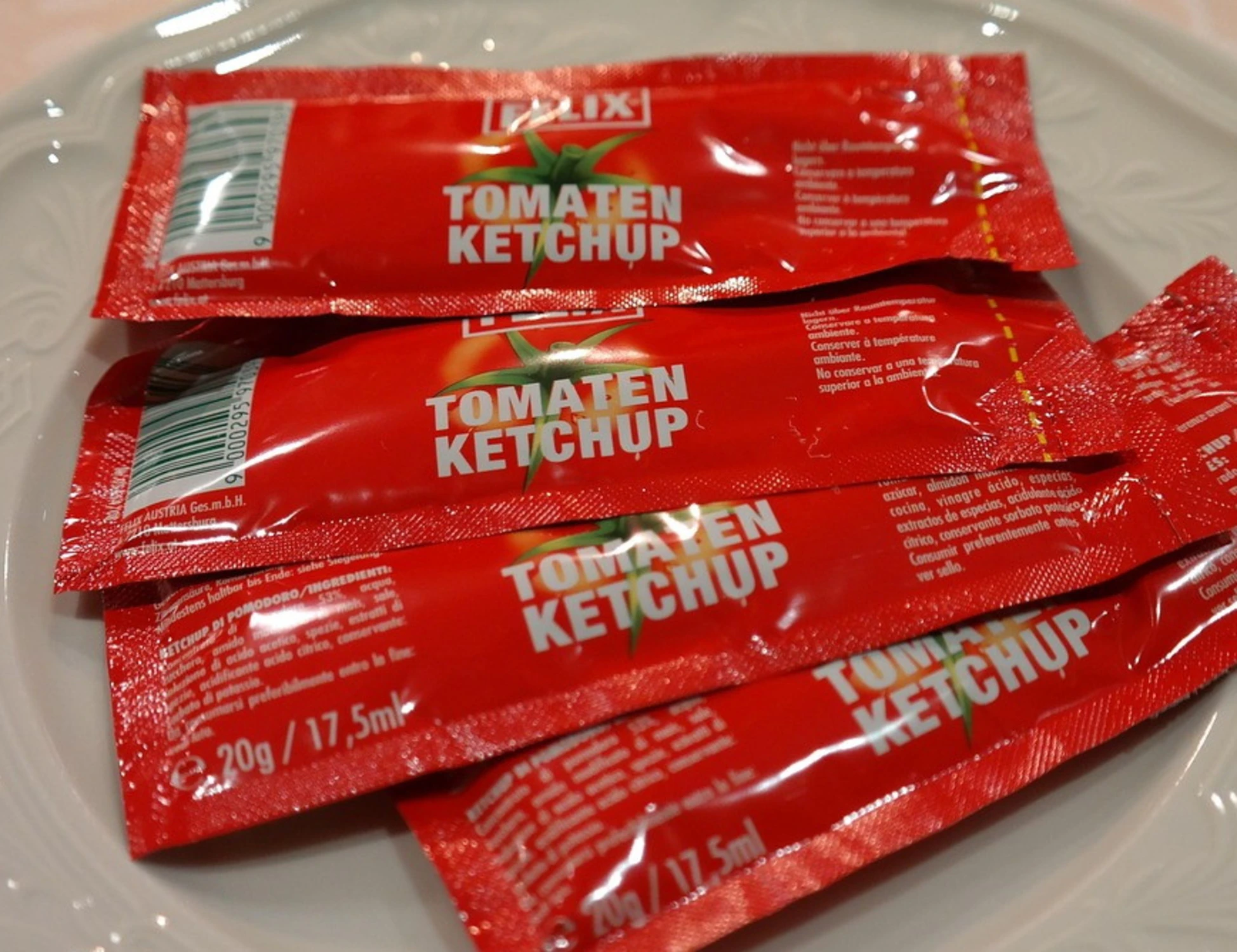 Maionese e ketchup, addio bustine: l'ultima follia della Ue
