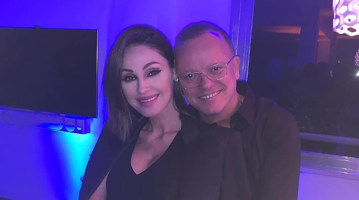 Anna Tatangelo, il fan insulta: "Come fai a stare con quel cess***?". Ma c'è D'Alessio: finisce in disgrazia