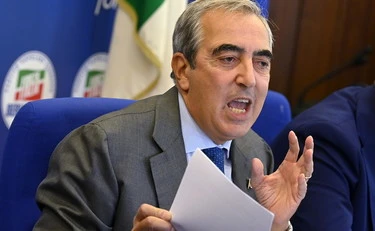 Maduro, Maurizio Gasparri inchioda Landini: "Si dovrebbe vergognare"