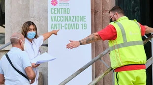 Bollettino 18 settembre: contagi stabili e morti in calo. Vaccino, boom di prenotazioni: effetto-Green Pass