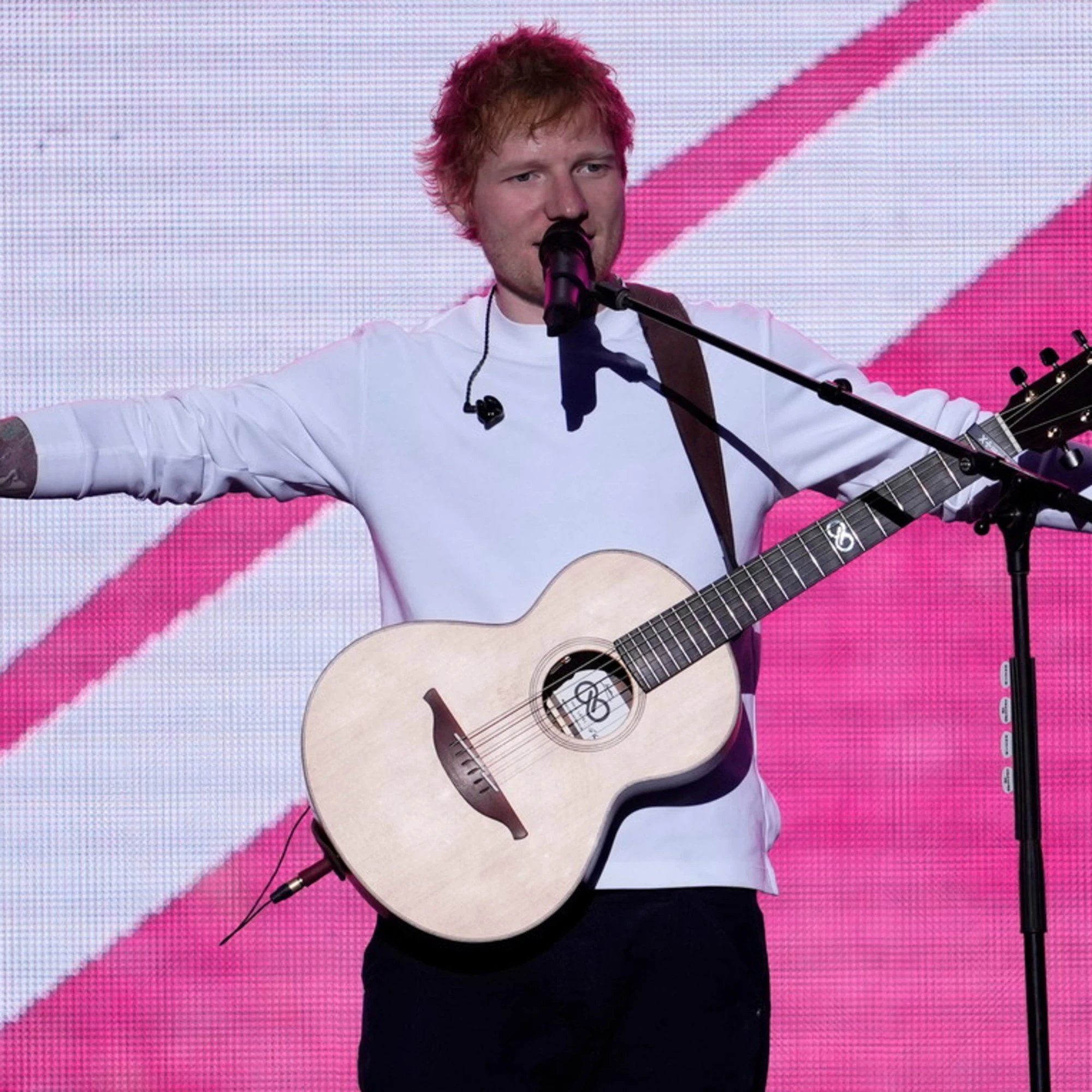 Ed Sheeran si arrende ai pro-Pal e fa il comizietto su Gaza