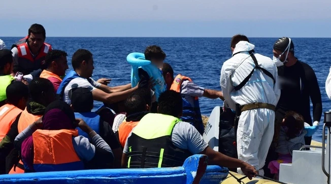 Immigrazione, referendum su sbarchi e migranti: a Lampedusa 988 cittadini a favore della chiusura dell'hotspot e solo 4 i contrari