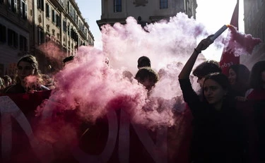 I compagni schedano tutti i giovani di destra