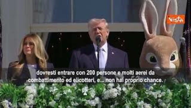 Trump parla di guerra in Iran col coniglio pasquale a fianco: Siamo una grande potenza militare