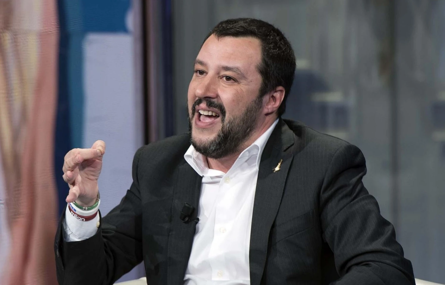 Matteo Salvini replica a Massimo D'Alema: "Bevi meno vino. Mummia, ha distrutto l'Italia"