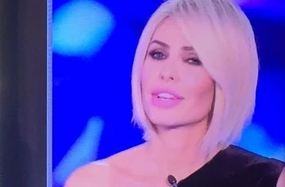 Grande Fratello Vip, Corona sottomesso dalla Blasi. Ma...il "gioco sporco" per far trionfare la conduttrice