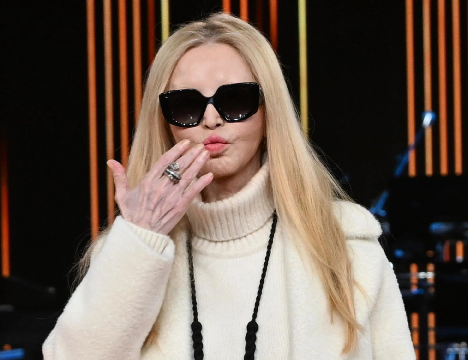 Patty Pravo, schiaffo al politicamente corretto: "Se mi fischiassero in strada..."