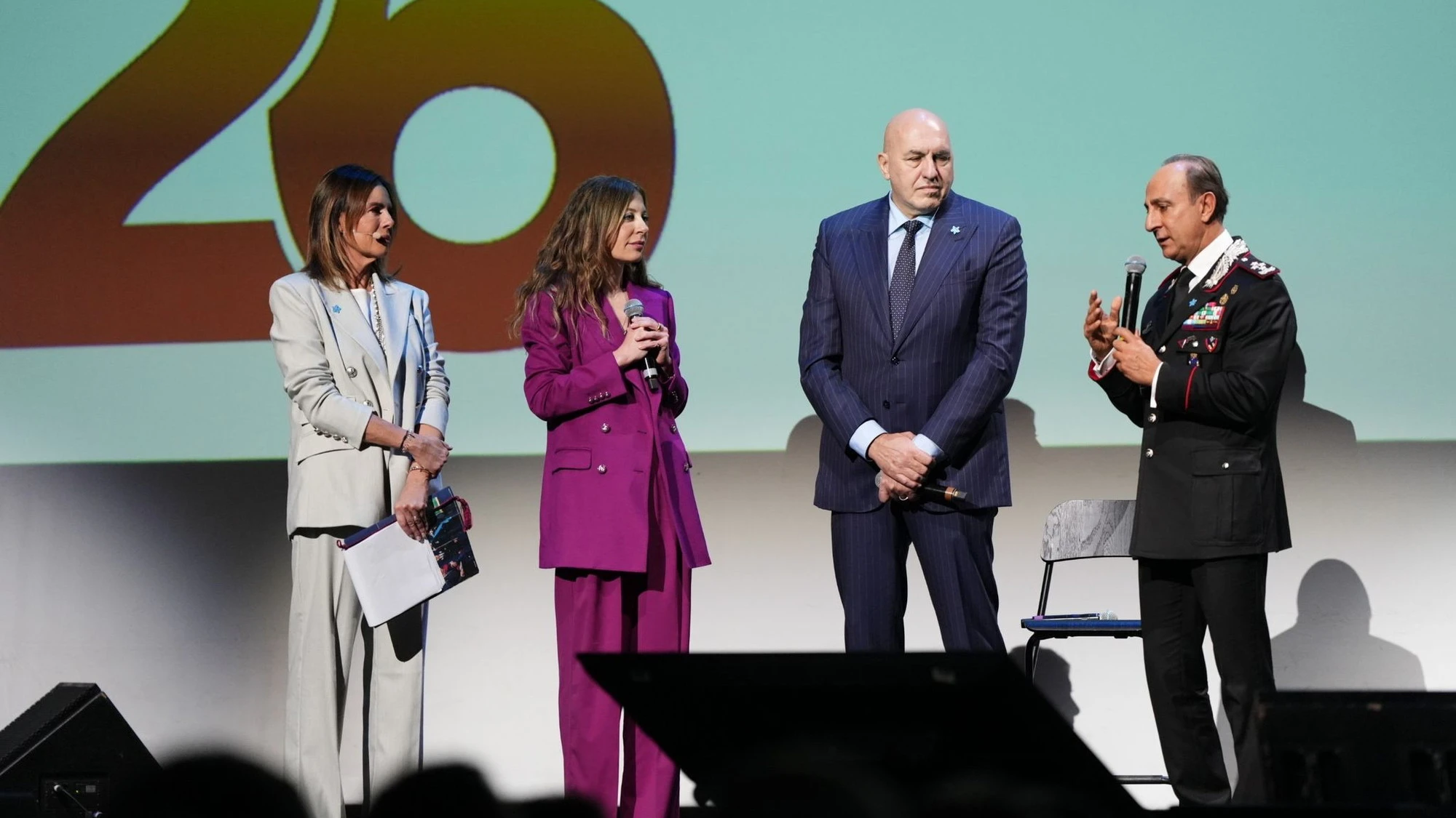 Calendario Storico dei Carabinieri 2026,  il contributo dell’artista Valeno e degli scrittori de Giovanni,  Cazzullo e Lugli