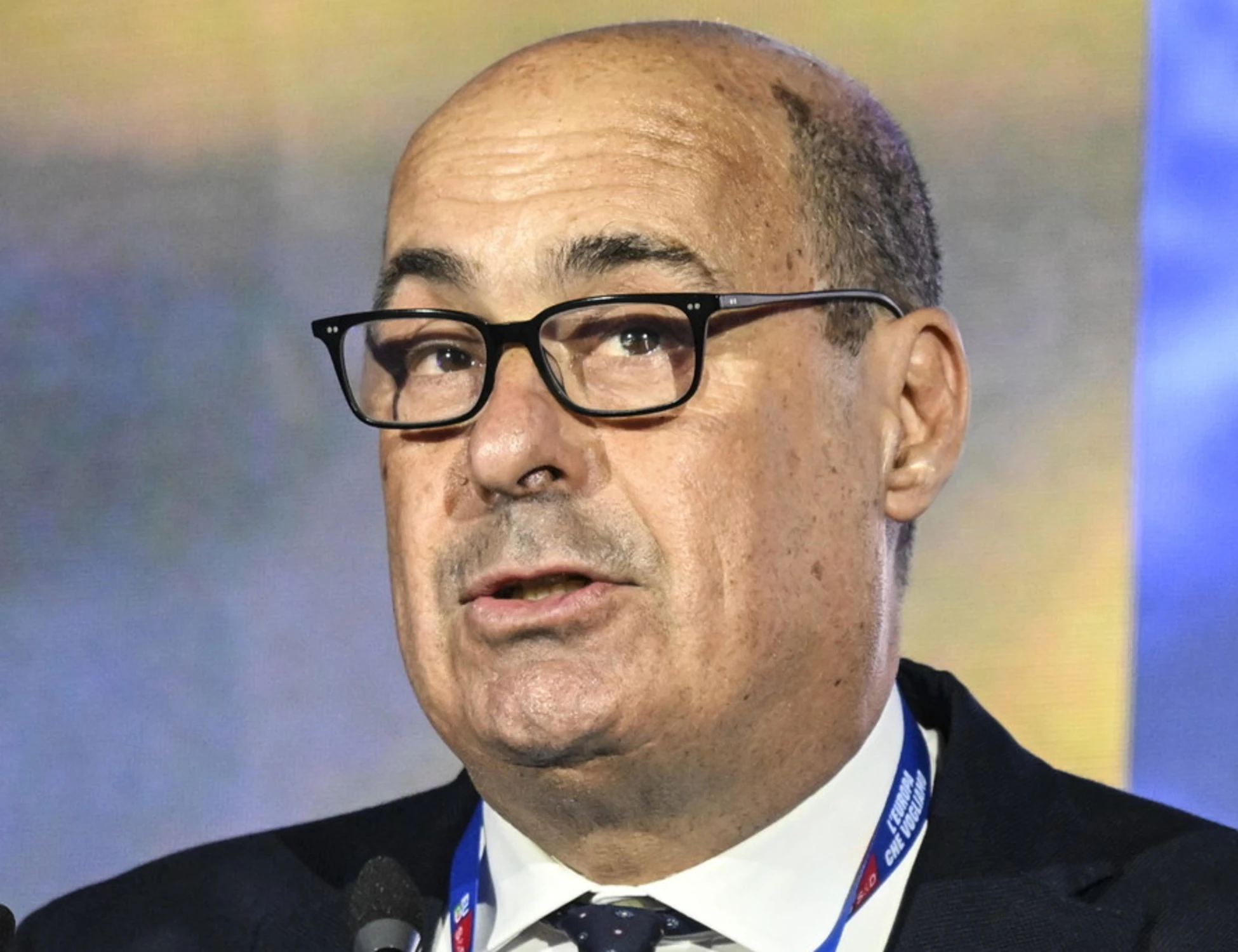 Zingaretti usa l'IA per elogiare il Papa