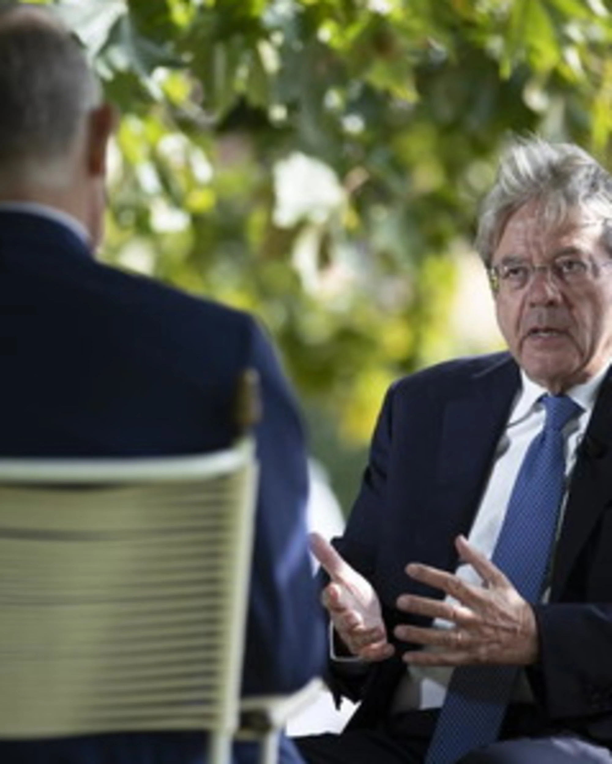 Elly Schlein delira contro Meloni? Caos-Pd: la freddezza di Gentiloni