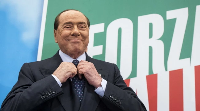Silvio Berlusconi, sondaggi alla mano: "La leadership non è più di Matteo Salvini ma sua"