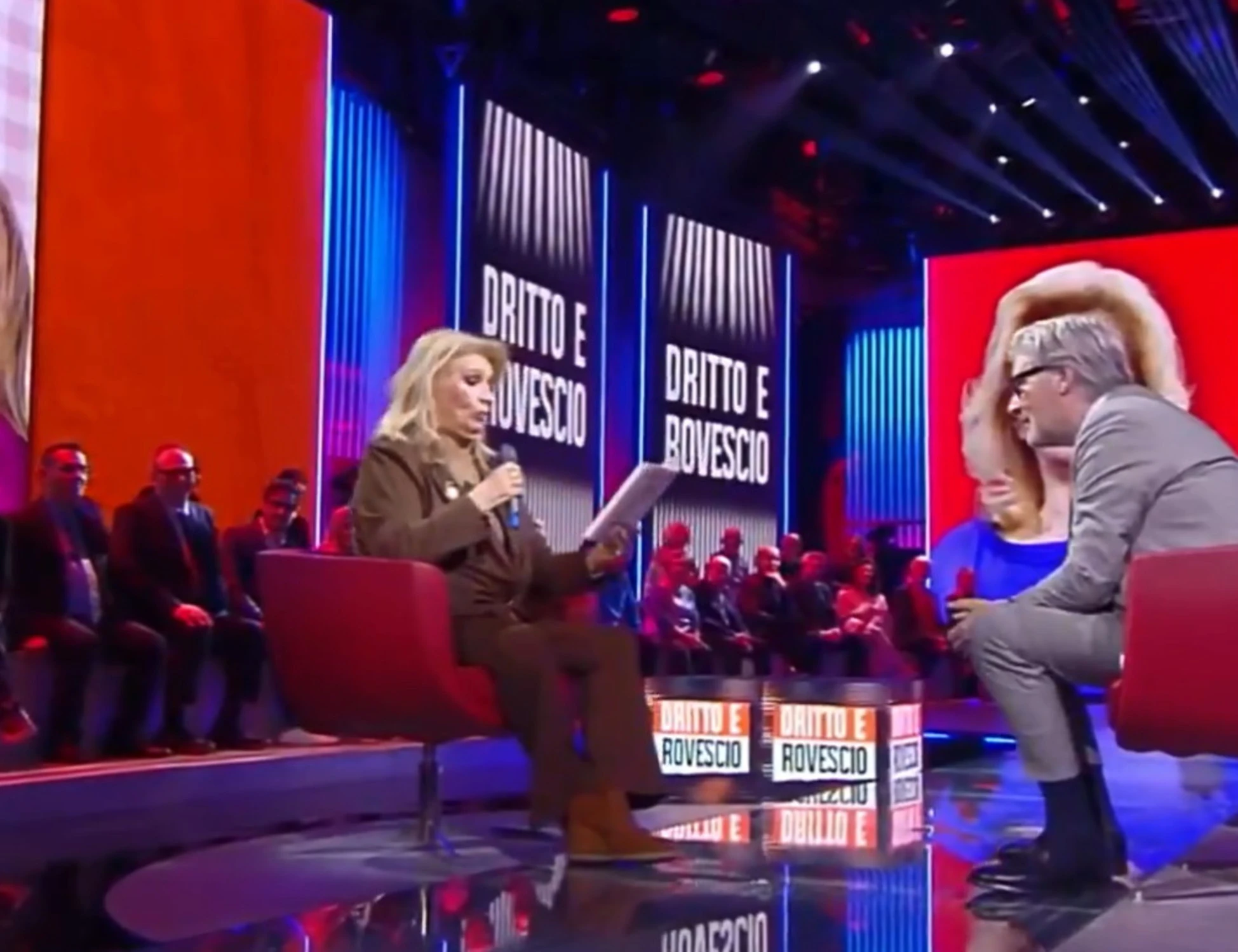 Dritto e Rovescio, Iva Zanicchi gela Del Debbio: "Il più sexy di Mediaset"