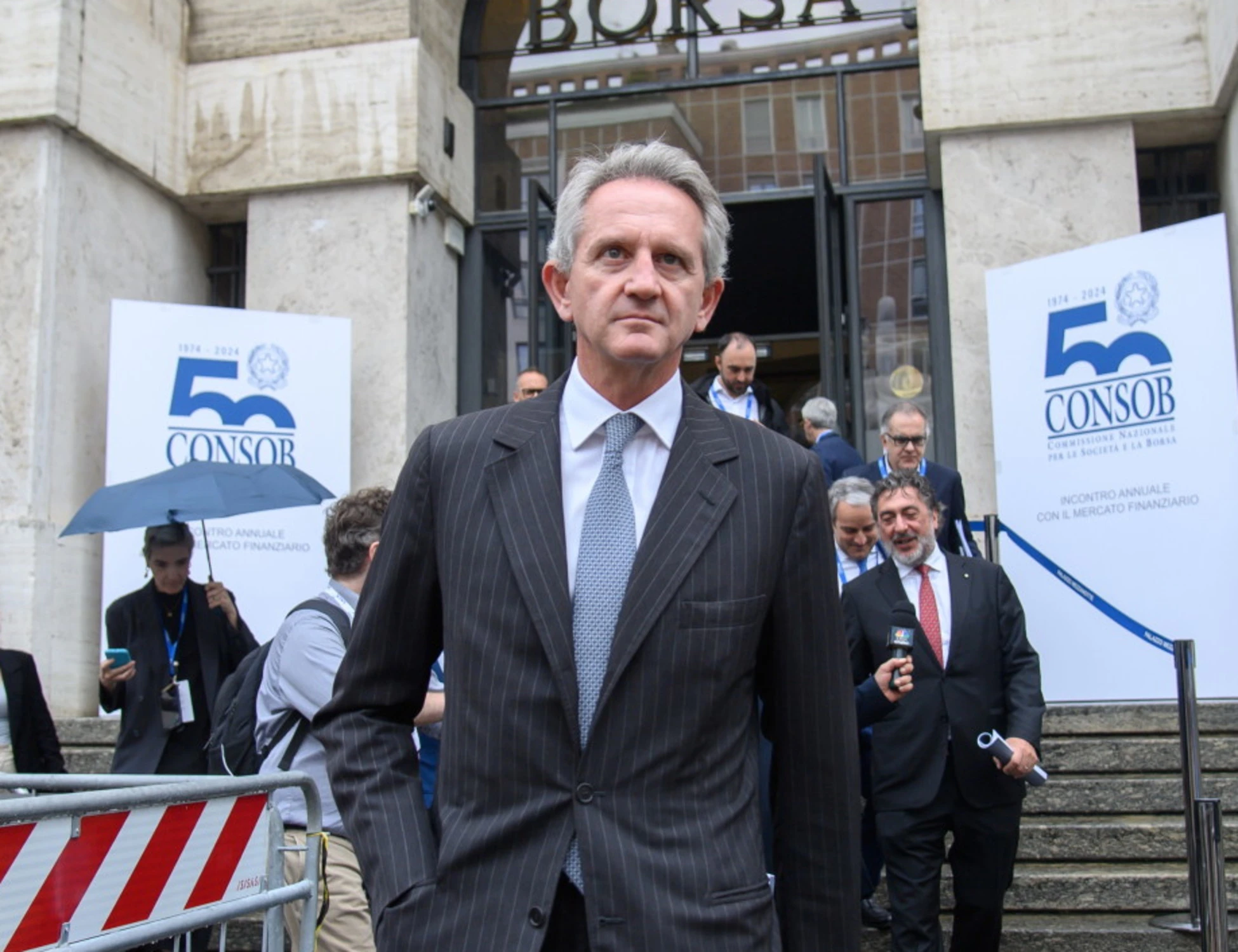 Mercato, archiviata l'era Nagel: i titoli del risiko prendono il volo