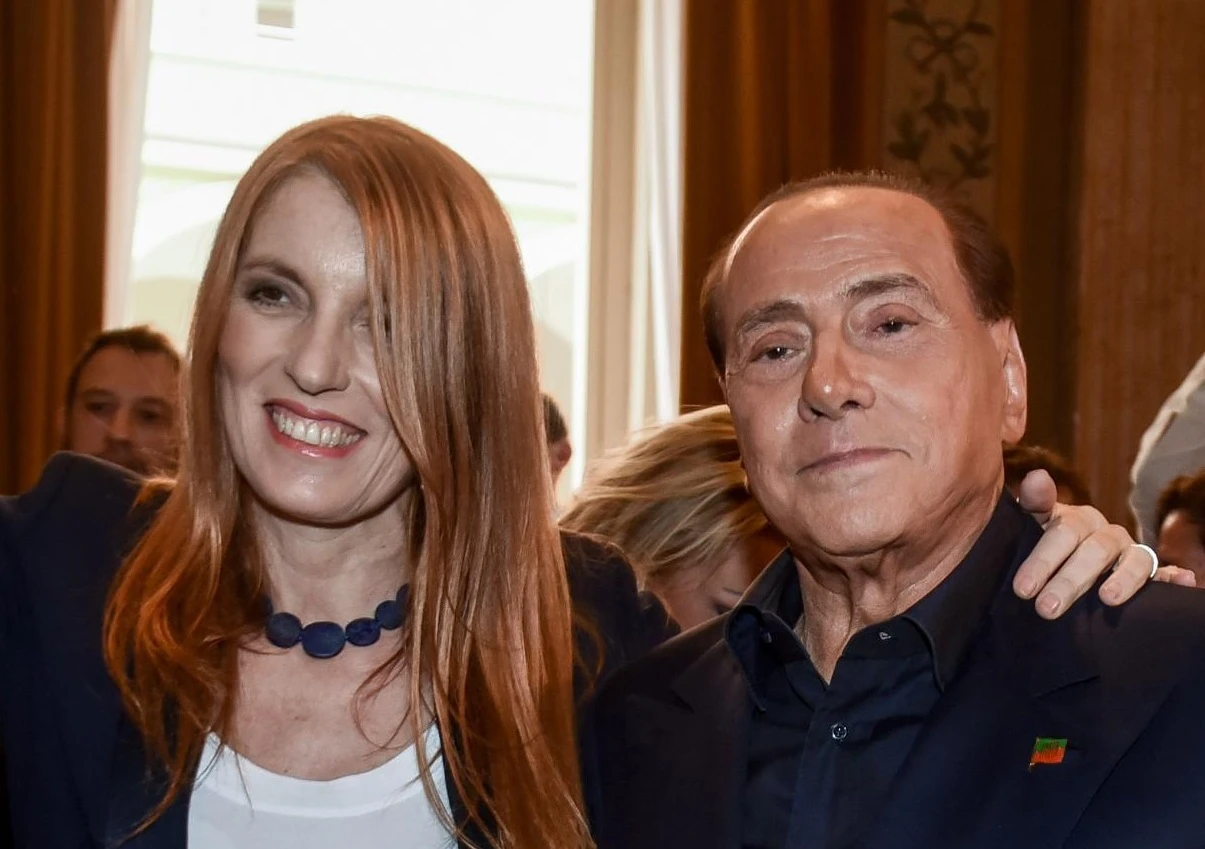 Silvio Berlusconi si allea con i comunisti: i due rossi nel Movimento Animalista di Michela Vittoria Brambilla